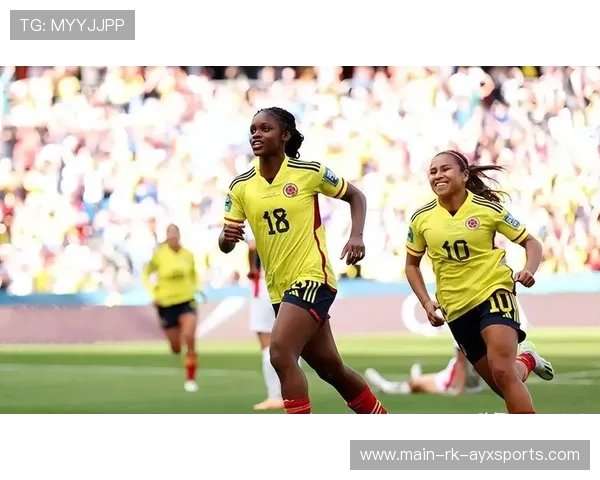 哥伦比亚女足在巴黎奥运会比赛中以1-0战胜意大利，哥伦比亚男足