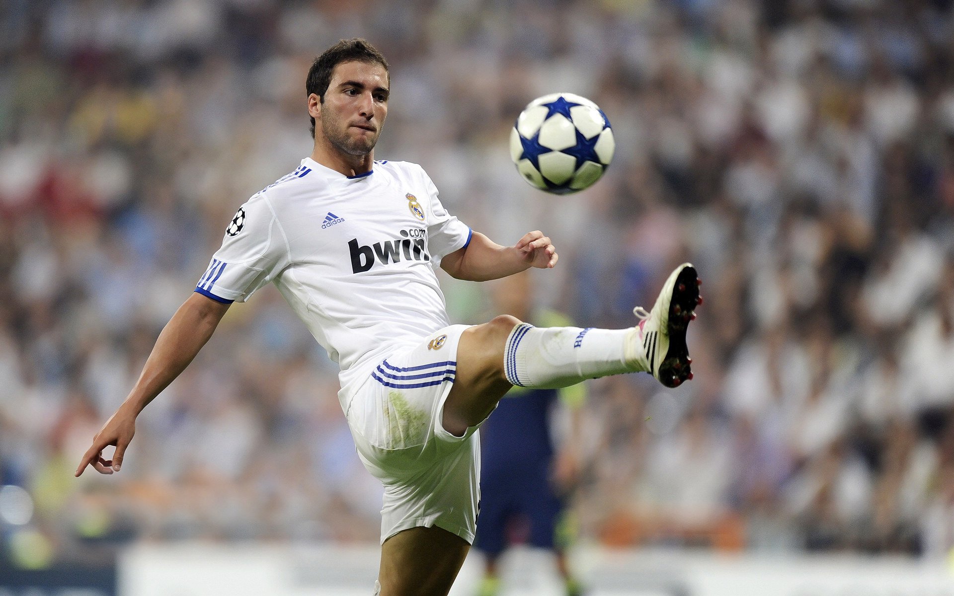 亚洲杯小组赛 国足2比1绝杀叙利亚 小组头名晋级淘汰赛